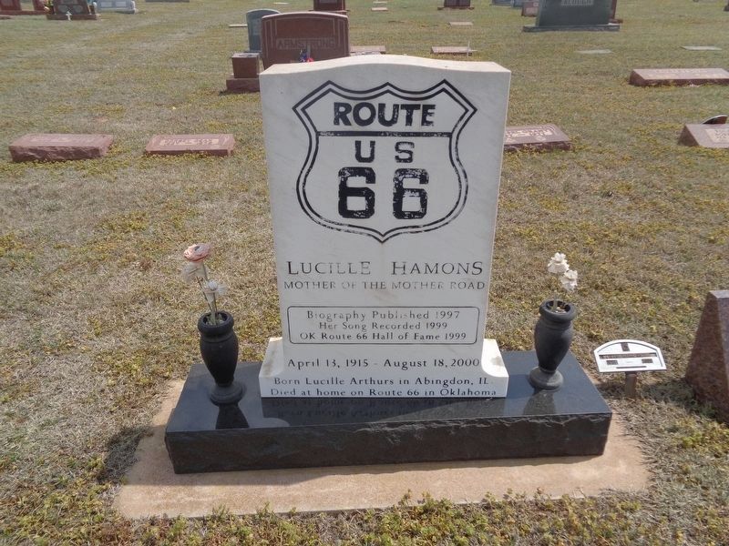 Lucille Hamons' grave image. Click for full size.
