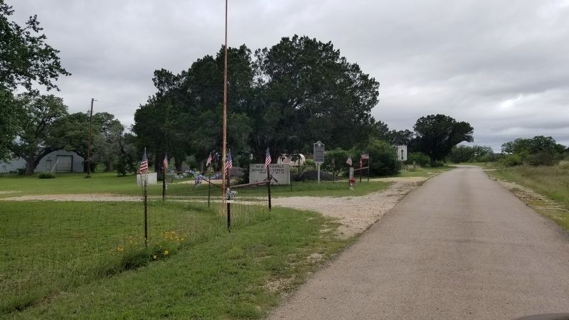 The view of the New Braunfels Schuetzen Verein Marker by the road image. Click for full size.