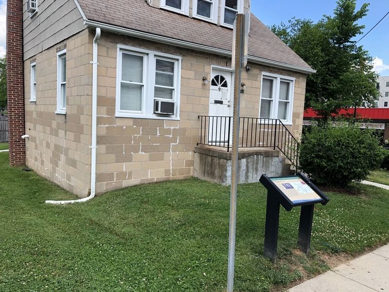 Hebron House and Print Shop Marker. Click for full size. Hebron House and Print Shop Marker image. Click for full size.
