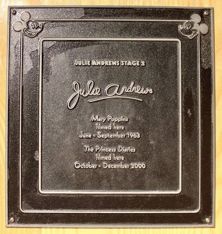 Julie Andrews Stage 2 image. Click for full size.