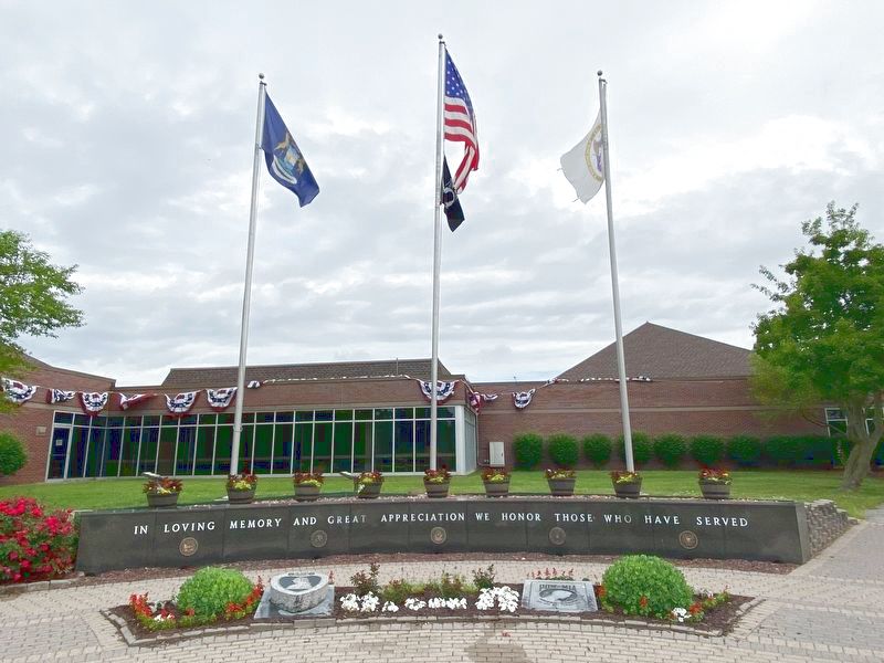 Riverview Veterans Memorial image. Click for full size.