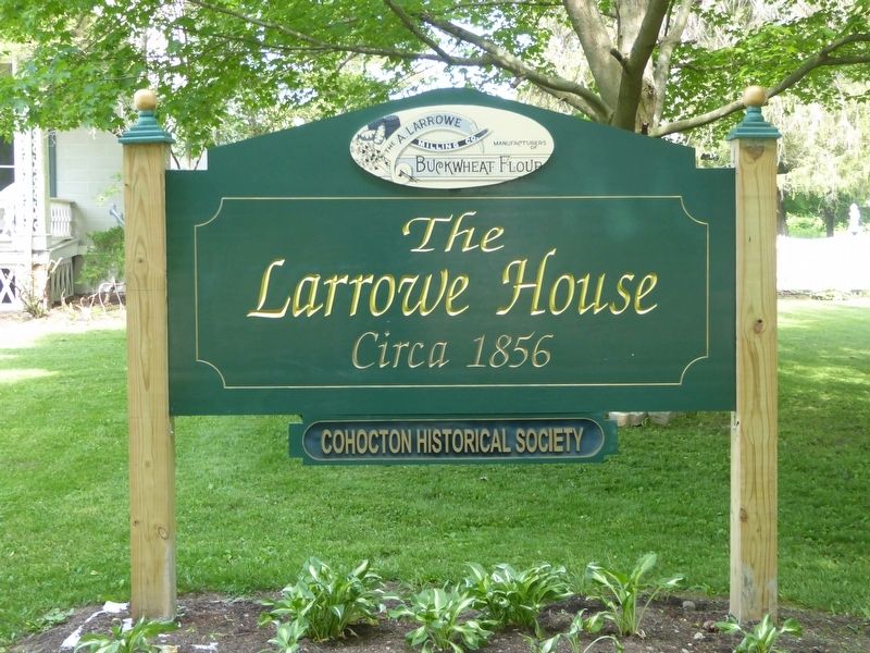 Larrowe House image. Click for full size.