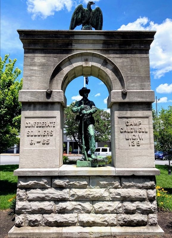 Confederate Soldiers Monument image. Click for full size.