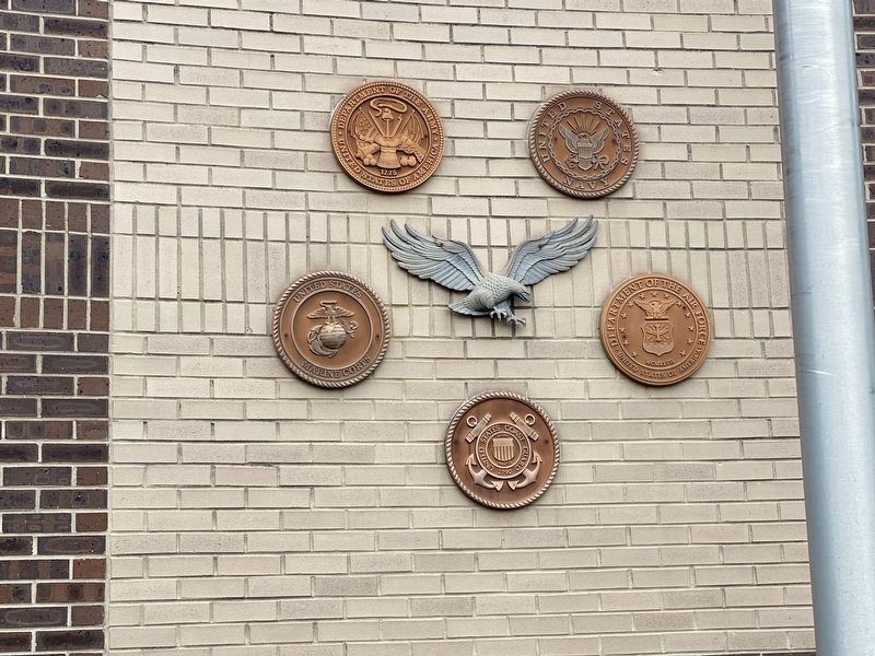 Southgate Veterans Memorial image. Click for full size.