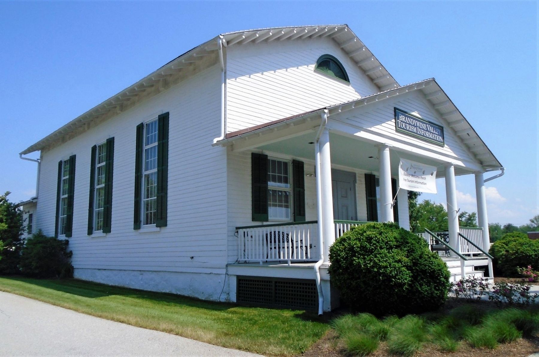 Longwood Progressive Quaker Meeting House image. Click for full size.