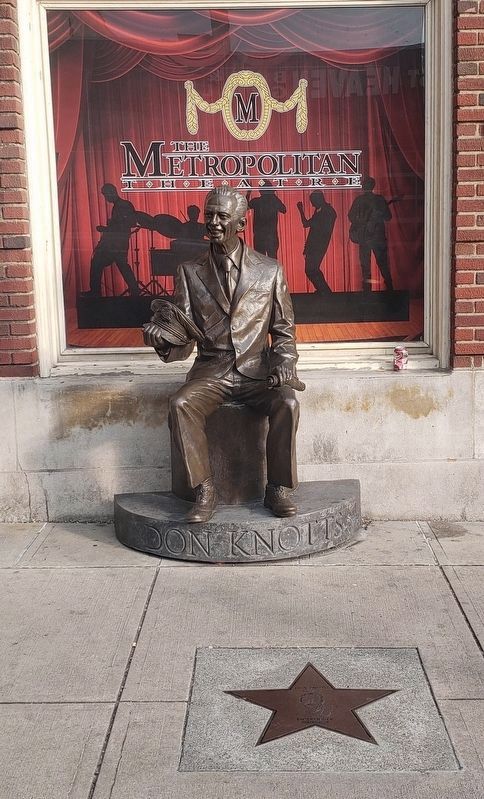 Don Knotts Statue image. Click for full size.