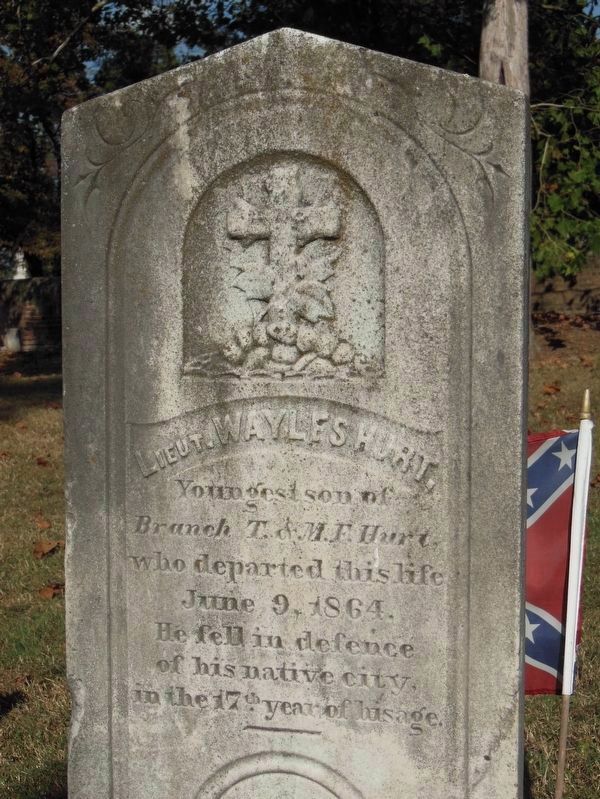 Grave of 17-Year-Old Lieutenant Wayles Hurt image. Click for full size.