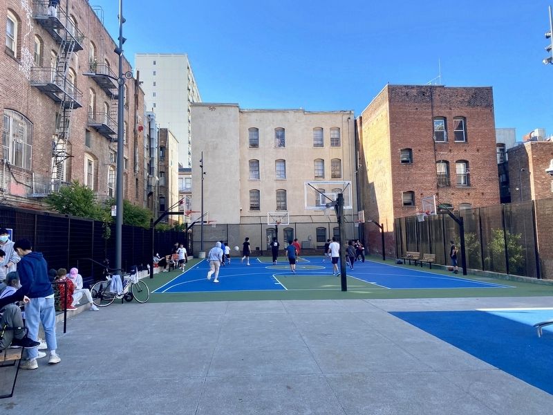 Upper level of the Willie "Woo Woo" Wong playground - basketball court image. Click for full size.