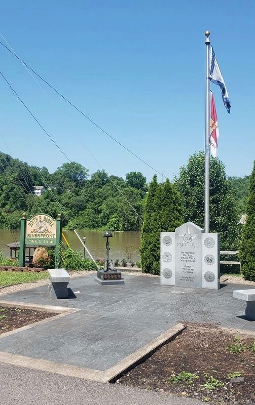 Star City Veterans Monument image. Click for full size.