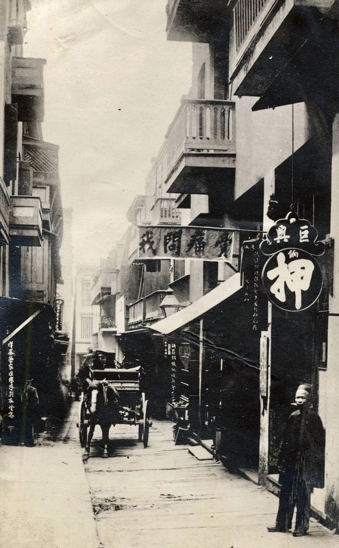 <i>Ross Alley, Chinatown</i>, looking north image. Click for full size.