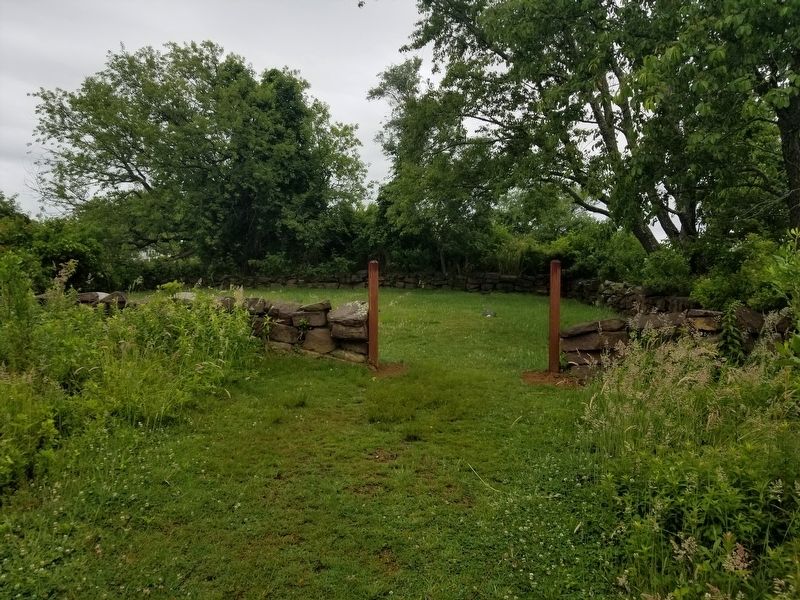 Slaves Burying Ground from outside the entrance image. Click for full size.