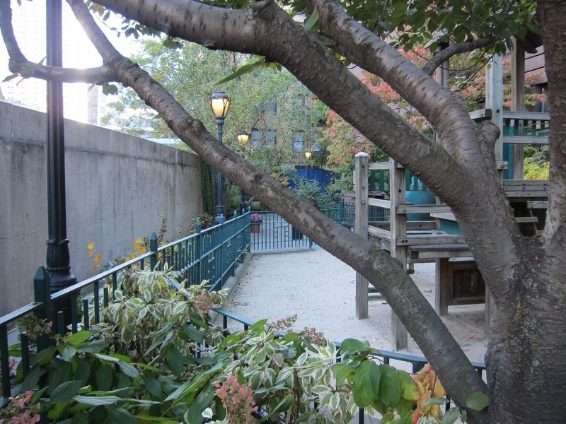 Bob's Park - park interior as seen through the fence image. Click for full size.