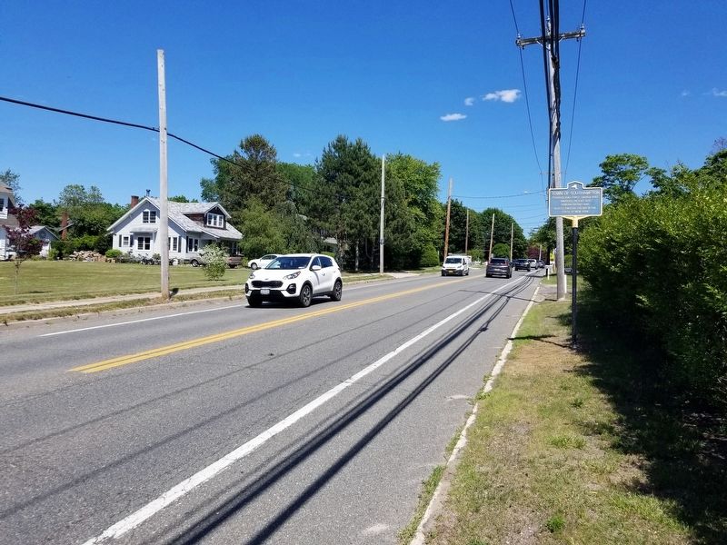 Town of Southampton Marker, looking eastward down Montauk Highway image. Click for full size.