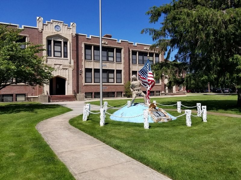 Eastport WWI Memorial image. Click for full size.