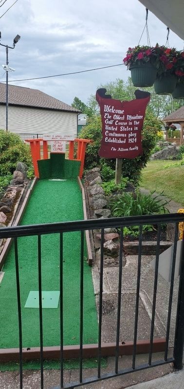 Miniature Golf Marker image. Click for full size.
