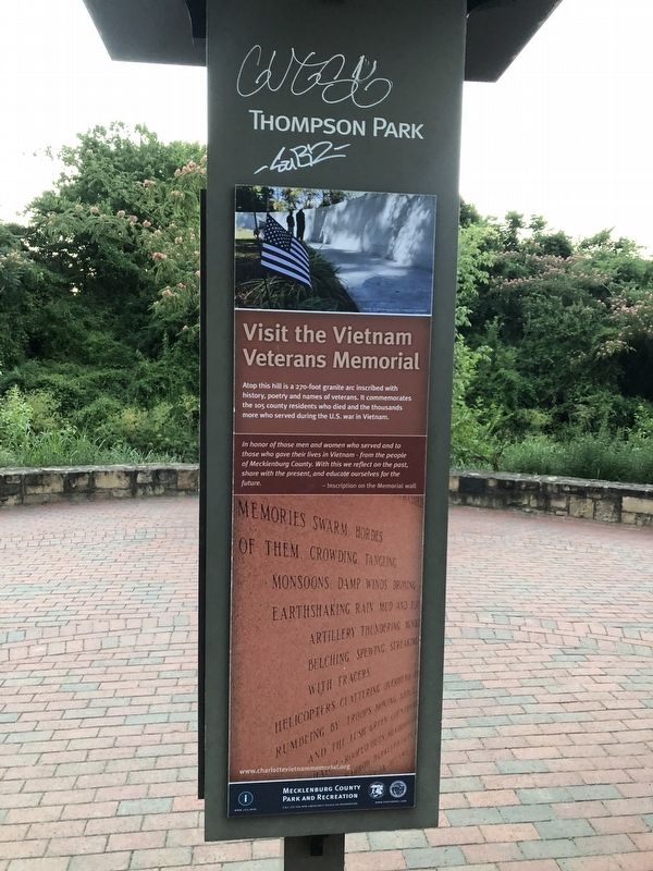 Visit the Vietnam Veterans Memorial signage image. Click for full size.