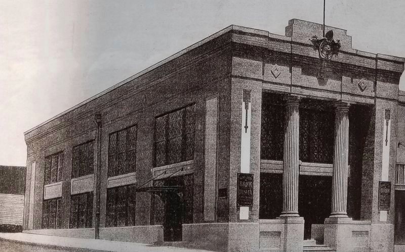 Old photo of the Hamilton Bank and Trust Company building image. Click for full size.