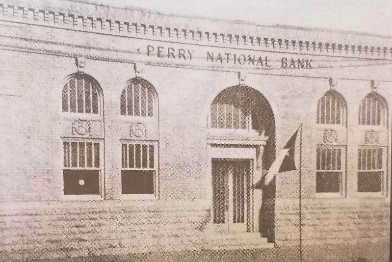 Old photo of the Perry National Bank Building image. Click for full size.