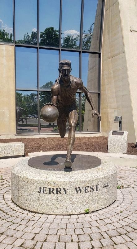 Jerry West Statue image. Click for full size.