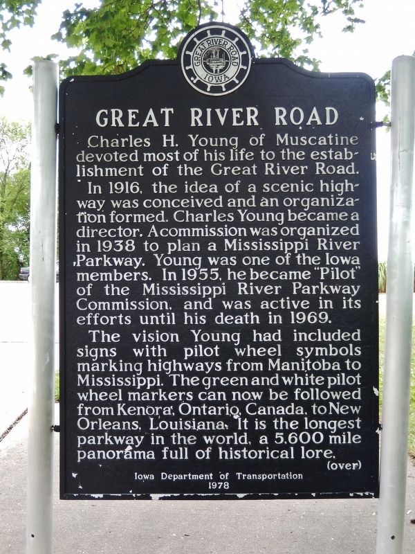 Great River Road (<i>marker north side</i>). Click for full size. Great River Road (<i>marker north side</i>) image. Click for full size.