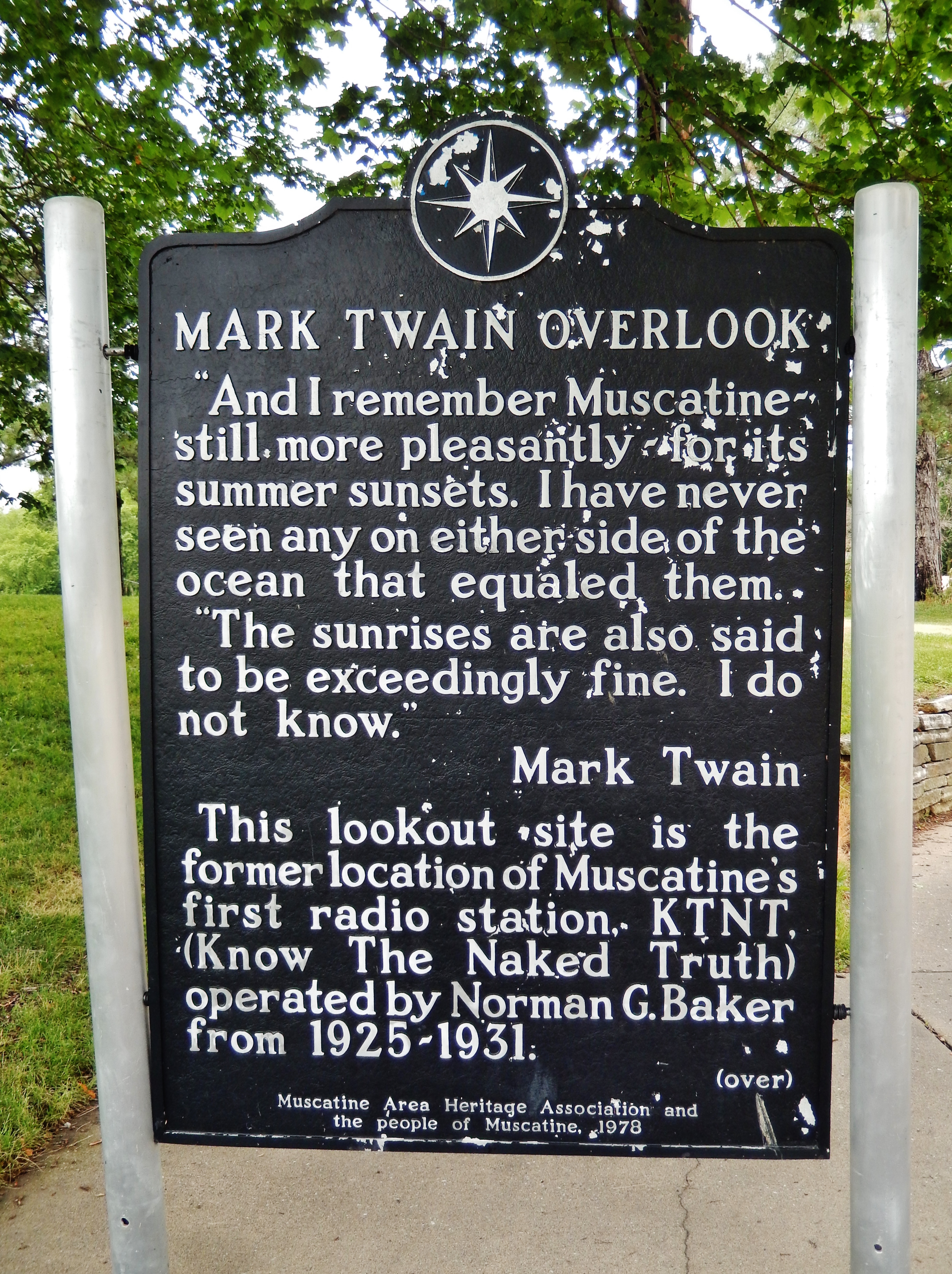 Mark Twain Overlook (<i>marker south side</i>)