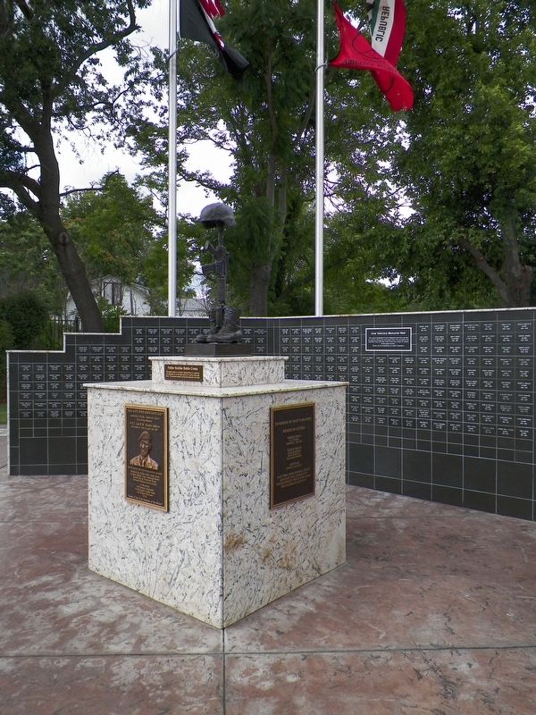 Veterans' Memorial image. Click for full size.