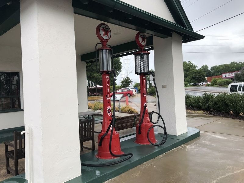 The Texaco Gas Pumps image. Click for full size.