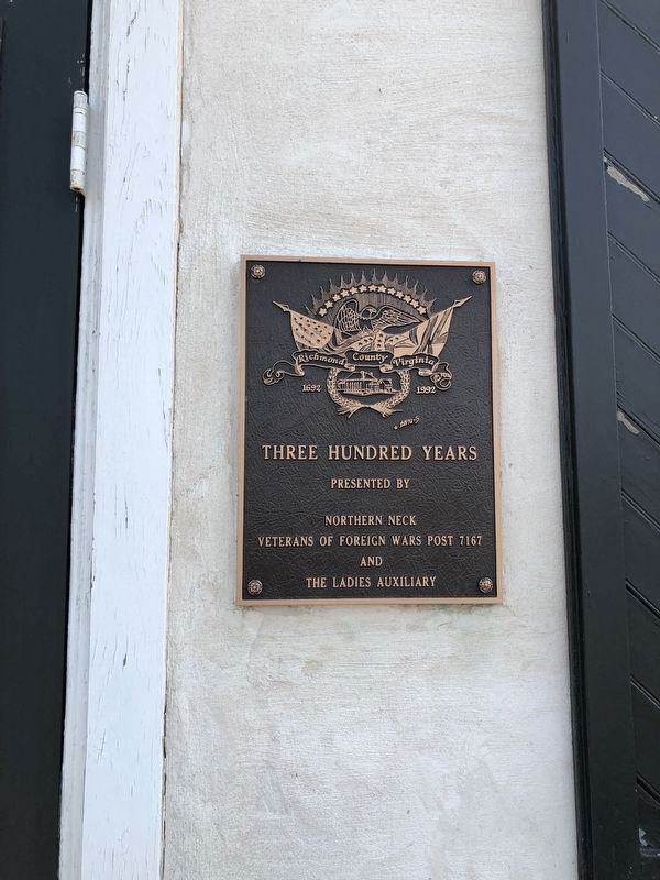 Additional nearby plaque image. Click for full size.