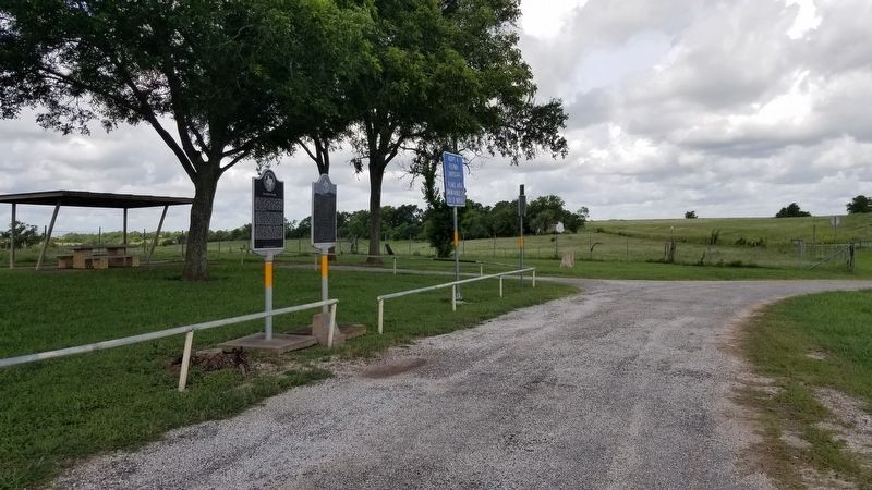 The two markers in the Fisches Roadside Park image. Click for full size.