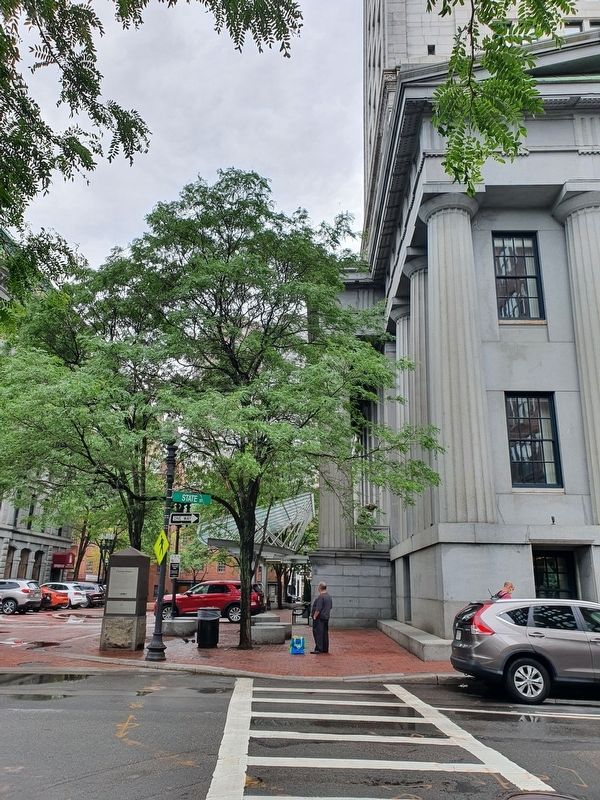 Custom House and Marker image. Click for full size.