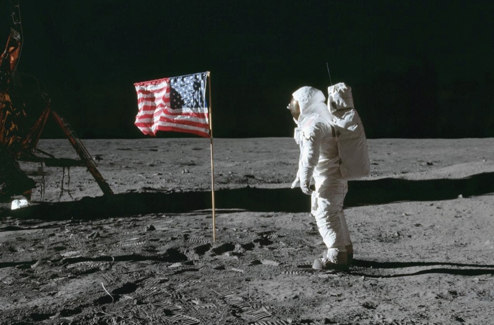 4.	Flag Planting on the Moon