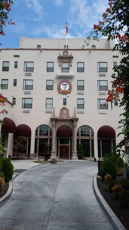 Historic Oroville Inn image. Click for full size.