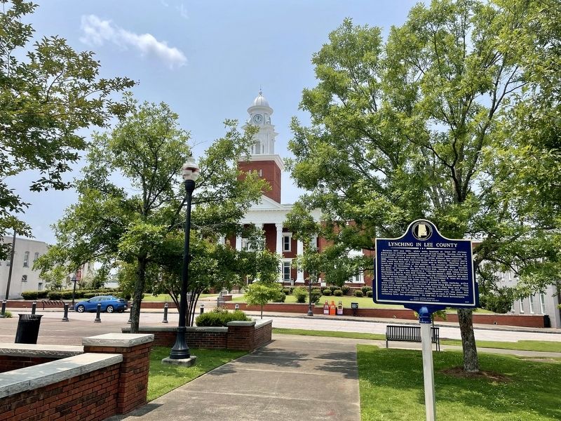 View of marker towards the Lee County Courthouse. image. Click for full size.