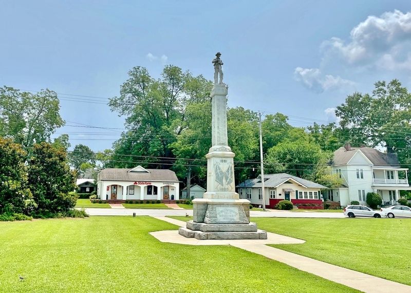 Lee County Confederate Memorial image. Click for full size.