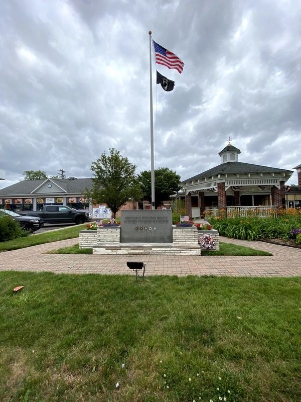 Berkley Veterans Memorial image. Click for full size.