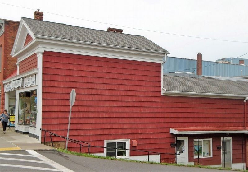 Henderson Tin Shop and Marker. Click for full size. Henderson Tin Shop and Marker image. Click for full size.