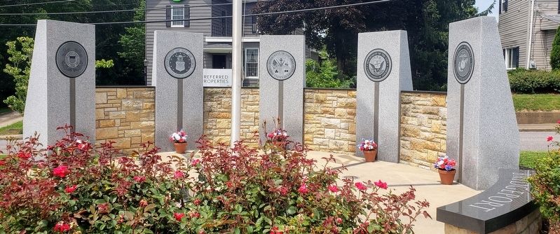 Bridgeport Veterans Memorial image. Click for full size.