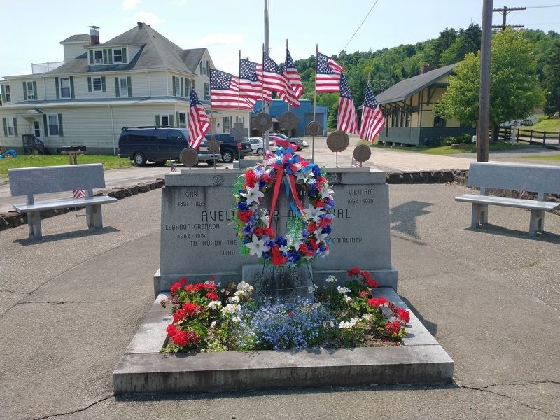 Avella War Memorial image. Click for full size.