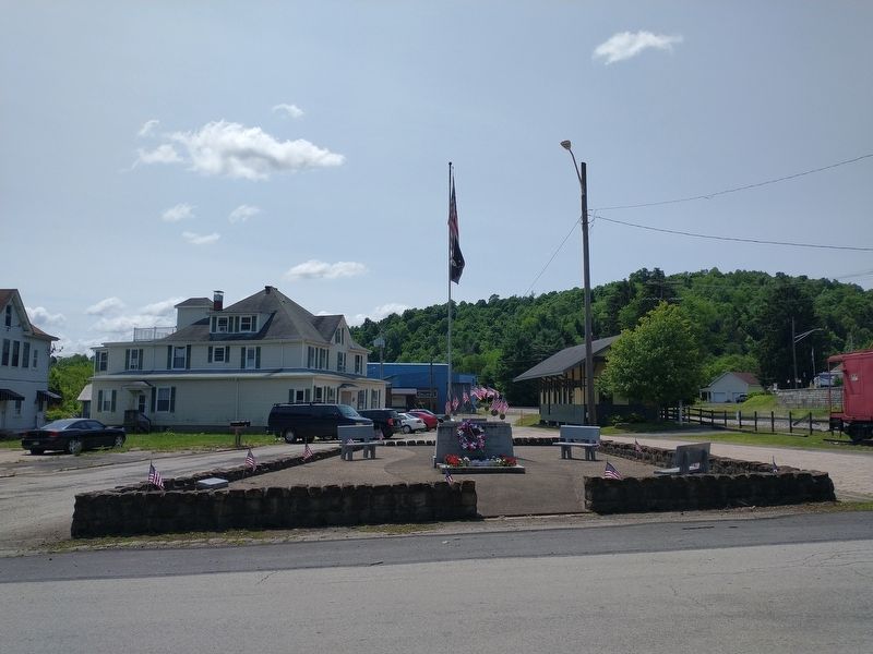 Avella War Memorial image. Click for full size.