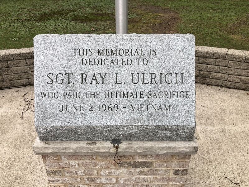 Veterans Memorial image. Click for full size.