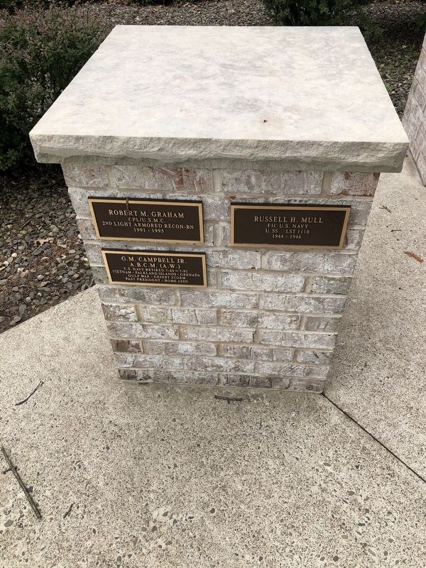 Veterans Memorial image. Click for full size.