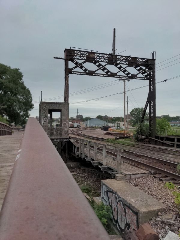Barge Canal Railroad Bridge image. Click for full size.