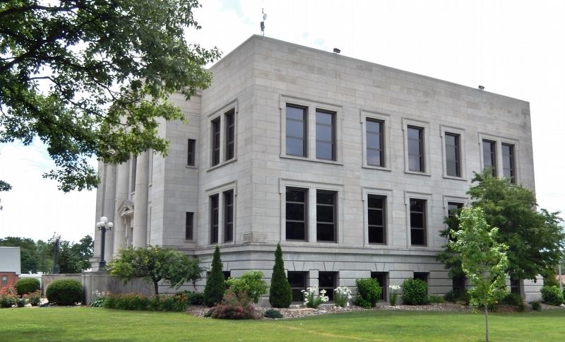 Henry County Court House (<i>northwest elevation</i>). Click for full size. Henry County Court House (<i>northwest elevation</i>) image. Click for full size.
