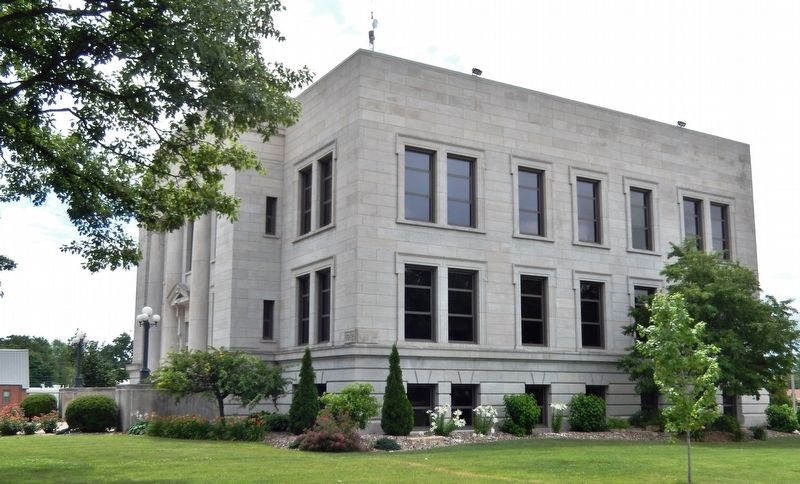 Henry County Court House (<i>northwest elevation</i>) image. Click for full size.