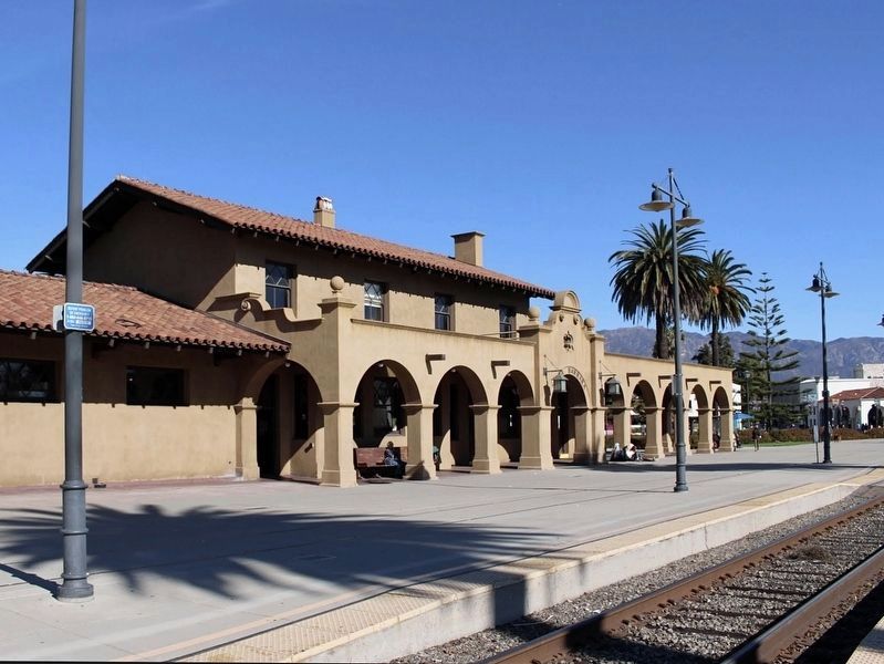 Santa Barbara Railroad Station image. Click for full size.