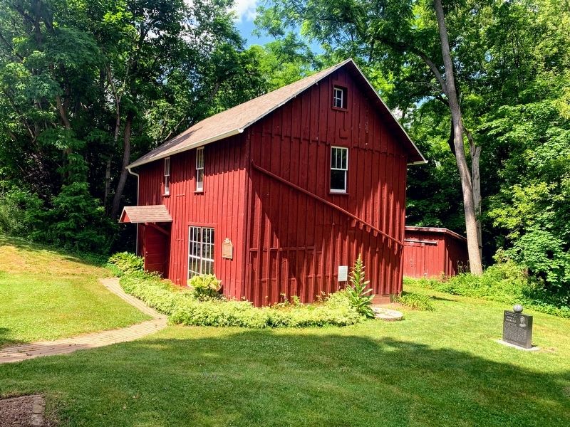 Pioneer Barn on the grounds of the Octagon House Museum image. Click for full size.