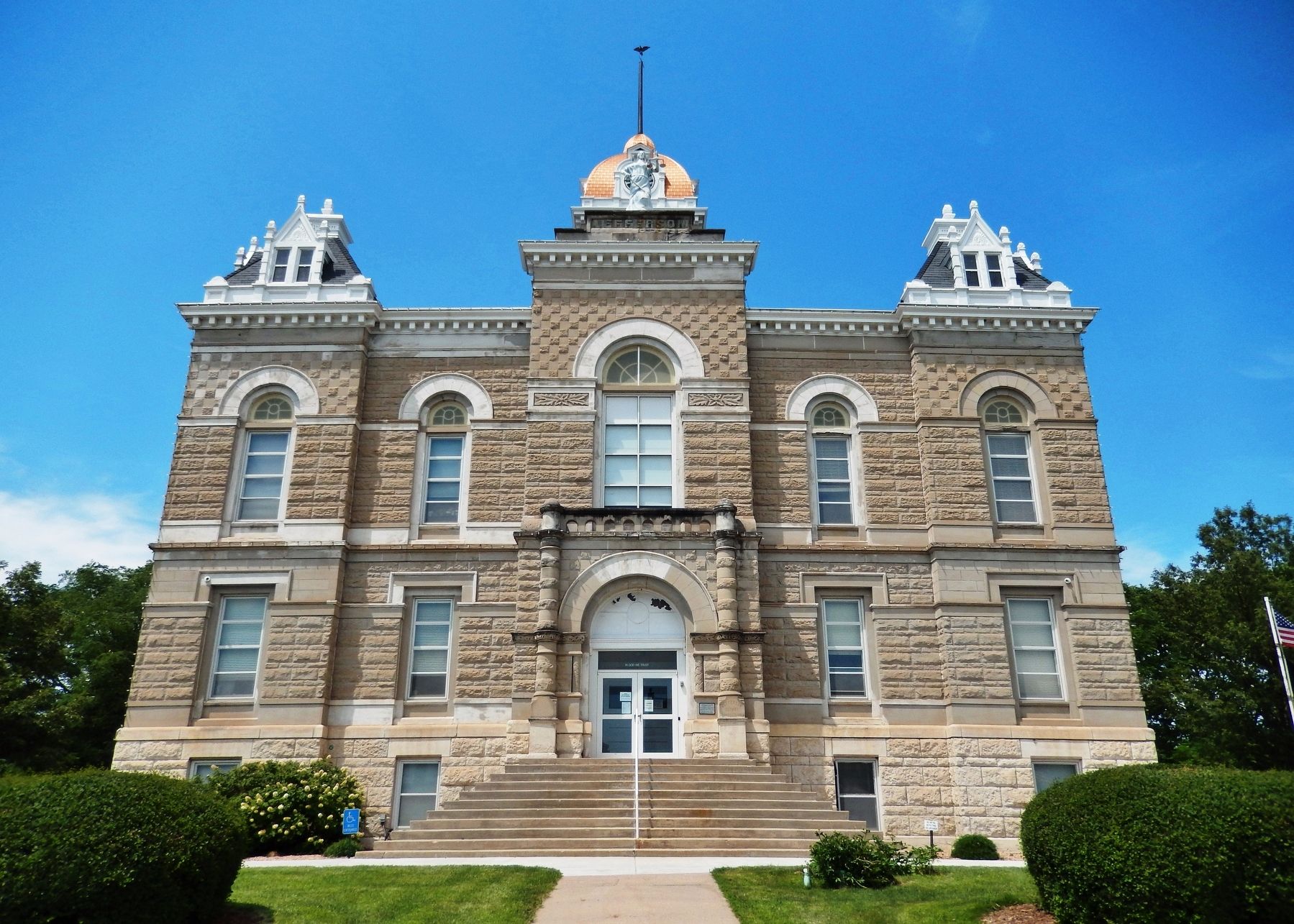 Jefferson County Courthouse (<i>south elevation</i>) image. Click for full size.