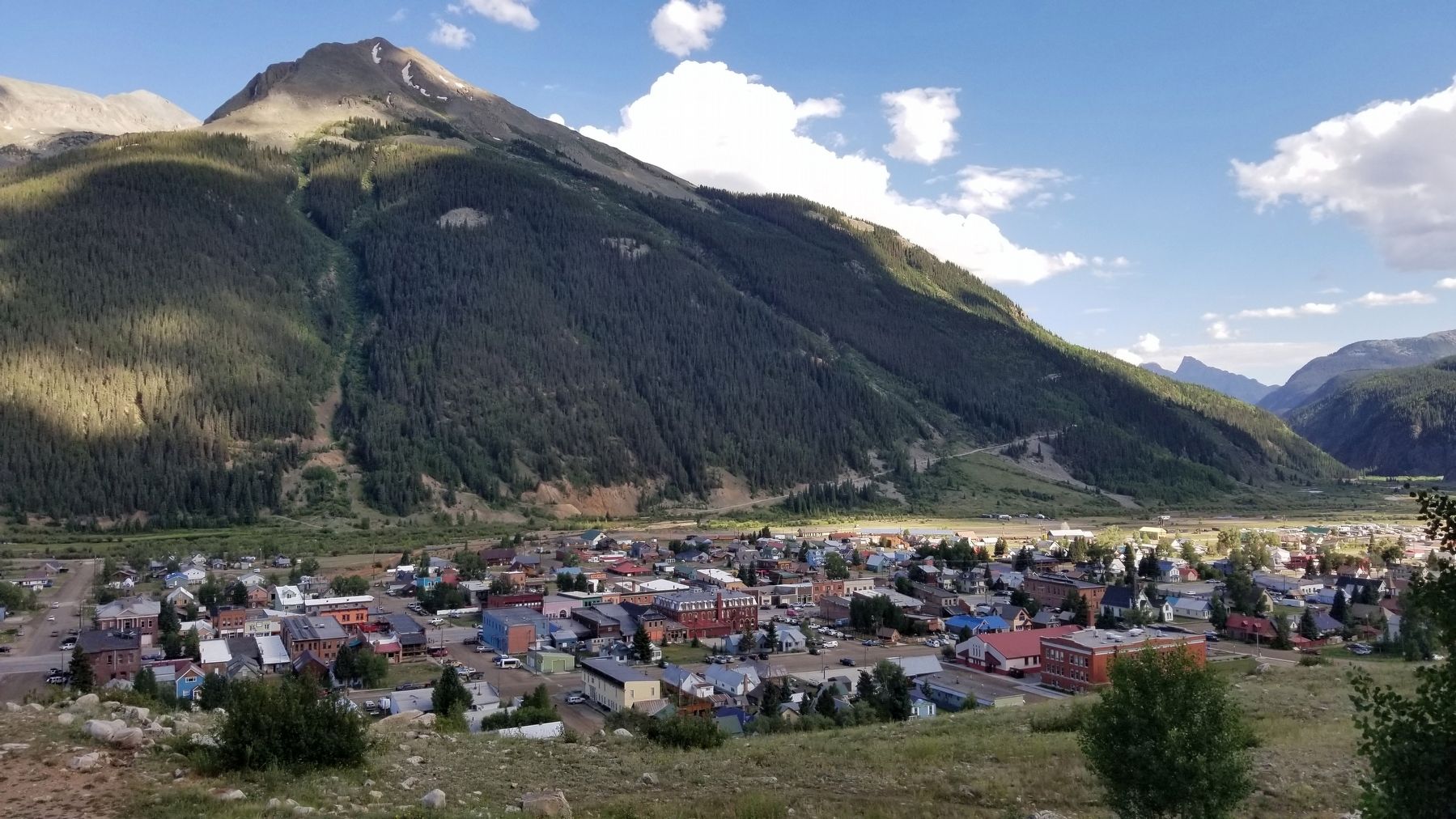 Scenic view of Silverton image. Click for full size.