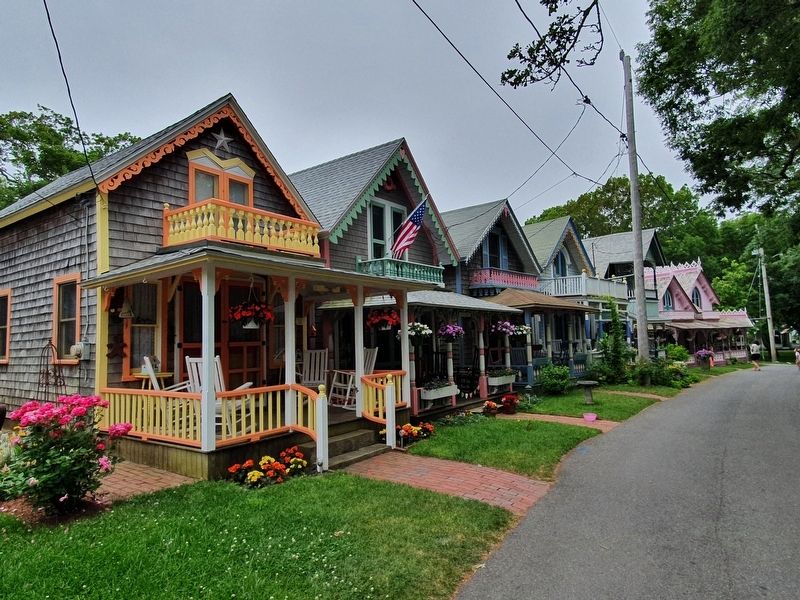 Some of the many cottages in Wesleyan Grove image. Click for full size.