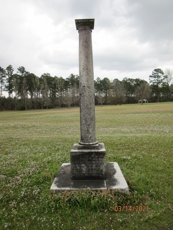 Captain Seth Roberts Field Monument image. Click for full size.